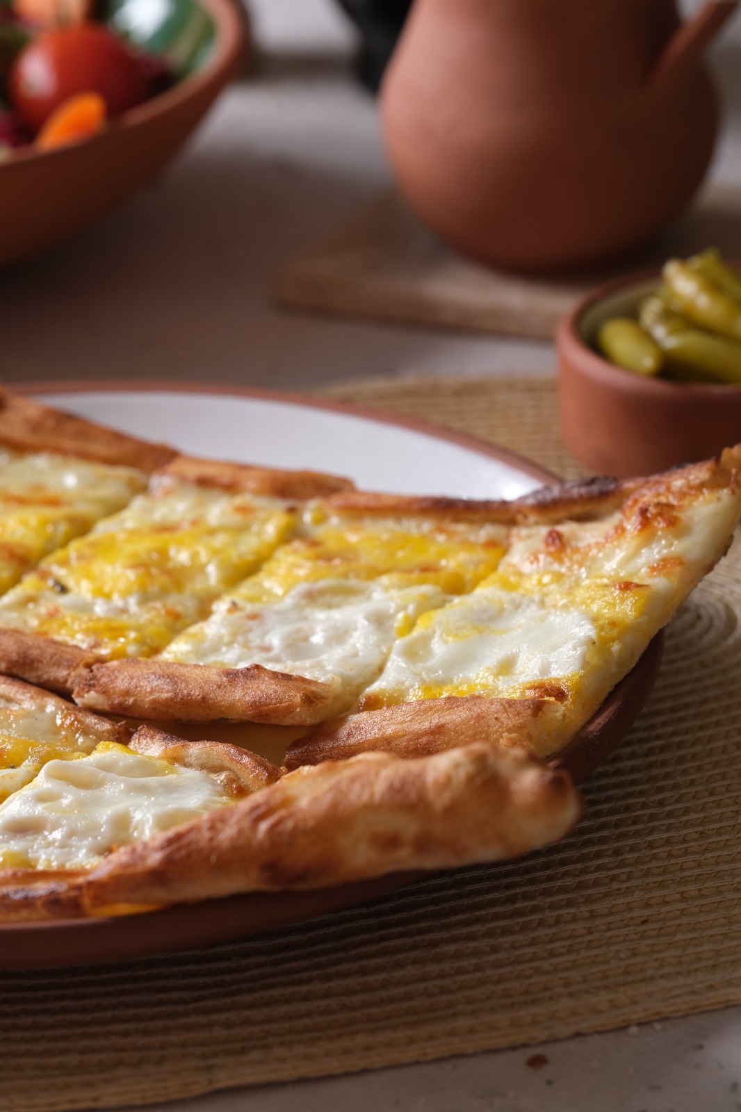 Kaşarlı Yumurtalı Pide